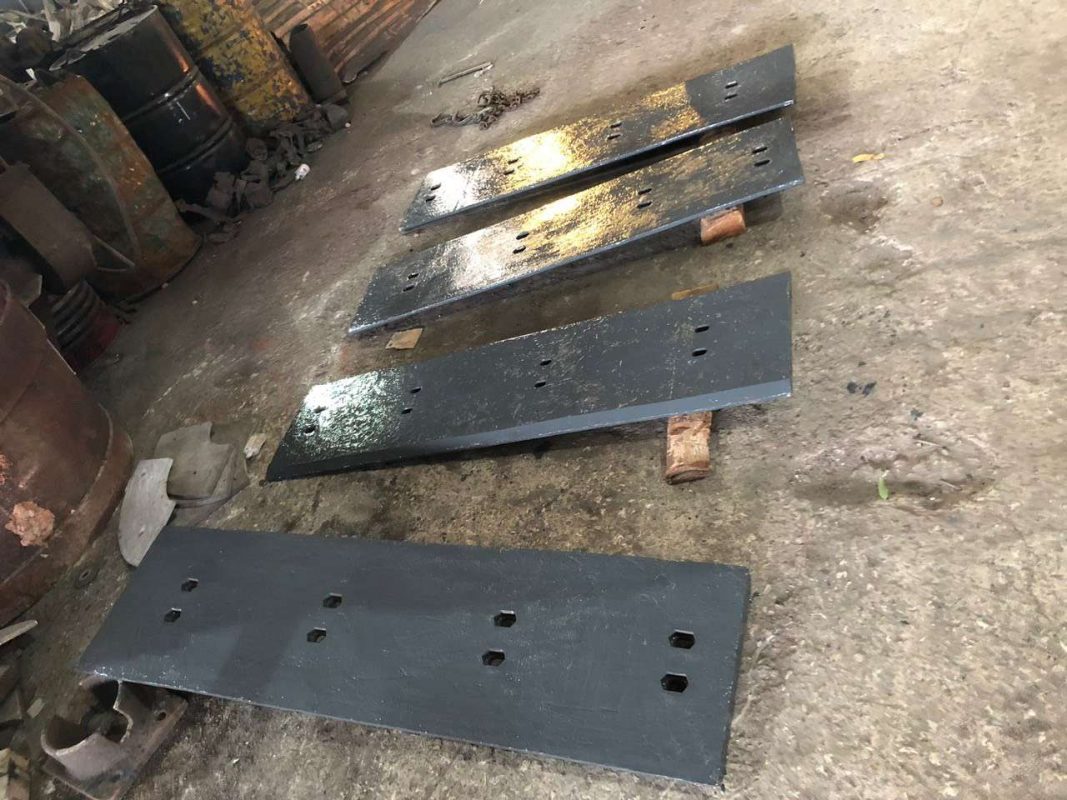 Lưỡi gầu máy xúc lật