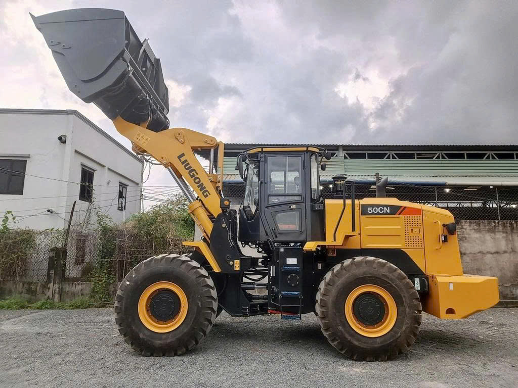 Máy xúc lật gầu 4,2m3