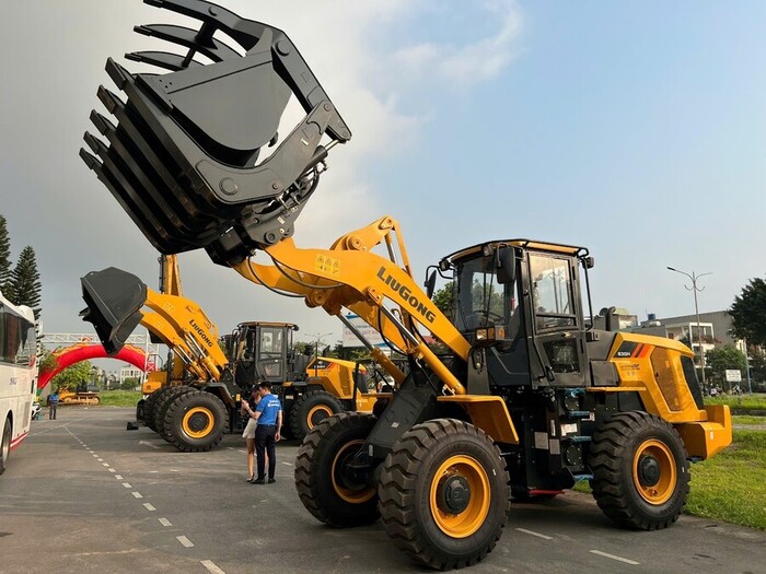 Máy xúc lật Liugong