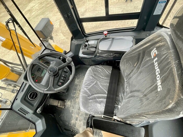 Máy xúc lật gầu 4,2m3