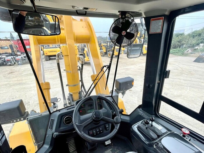 Máy xúc lật gầu 4,2m3