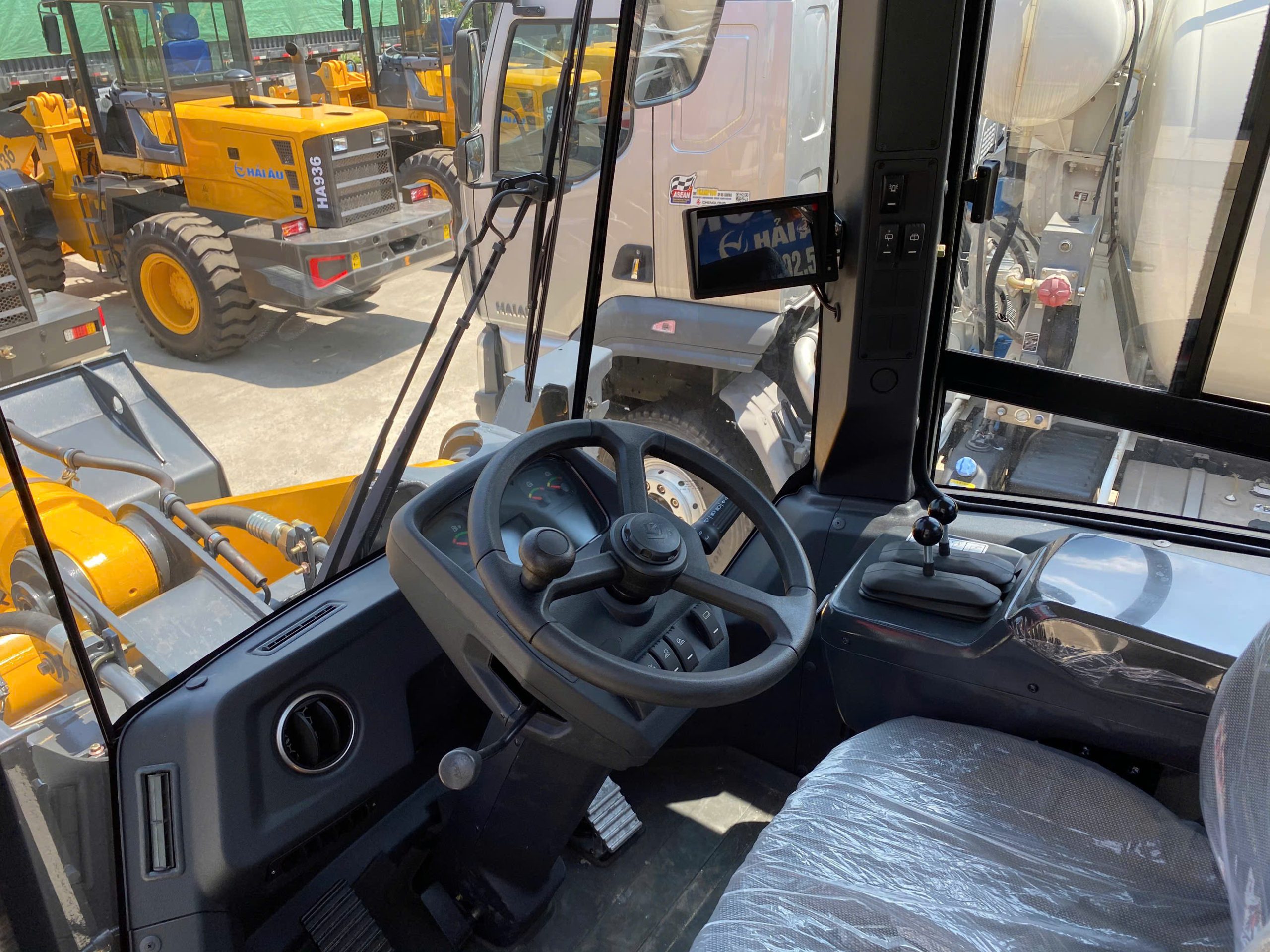 xe xúc lật LiuGong nhập khẩu