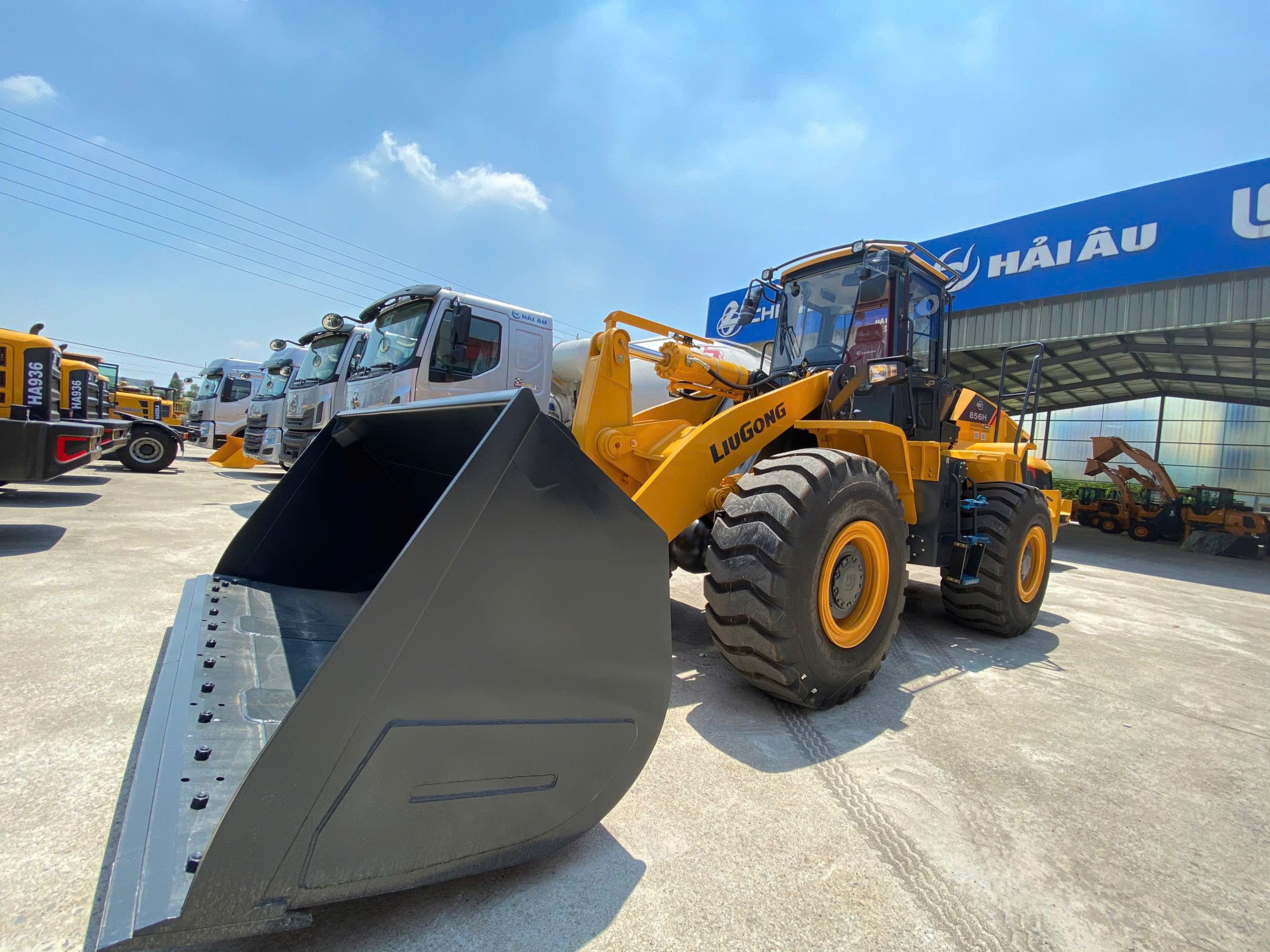 xe xúc lật LiuGong nhập khẩu