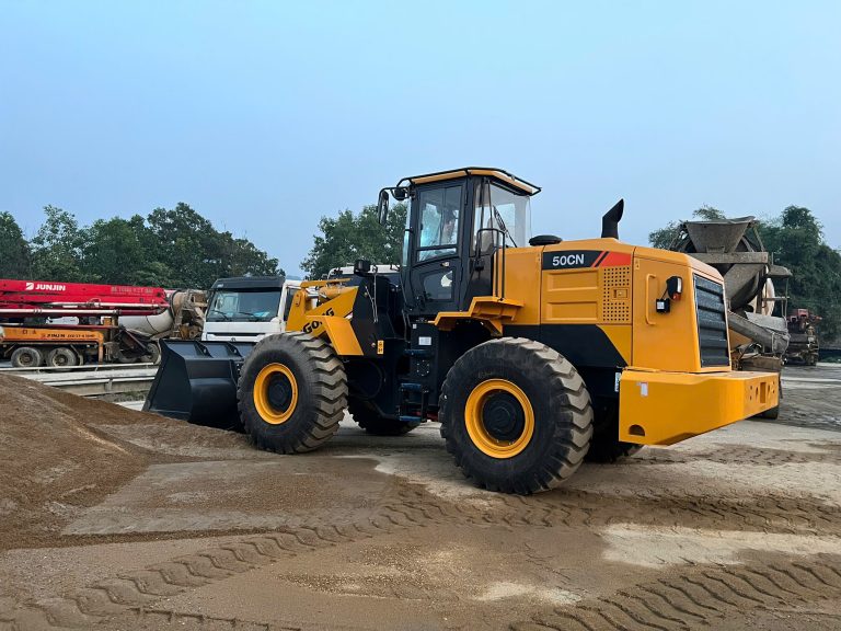 xe xúc lật điện LiuGong sạc nhanh